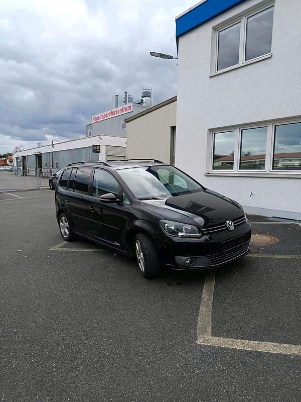 Schwarz Gebraucht 2010 VW Touran Highline Van / Kleinbus | 3.500 € (Superpreis) - Bild 1/4