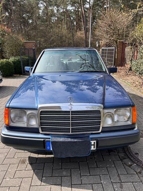 Gebraucht Mercedes E400 279 PS (205 kW) 1993 Blau Limousine