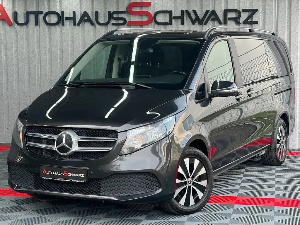 Gebraucht Mercedes V250 190 PS (139 kW) 2021 Lackfarbe graphitgrau metallic Van / Kleinbus