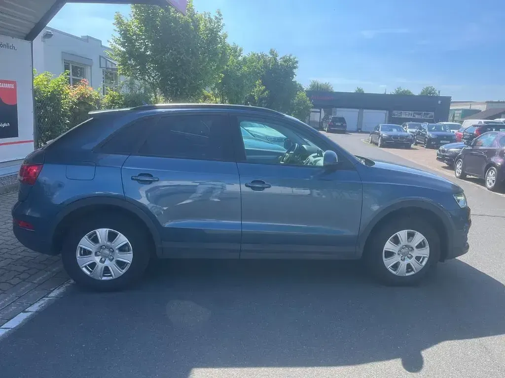 Gebraucht Audi Q3 Basis 150 PS (110 kW) 2015 Blau SUV
