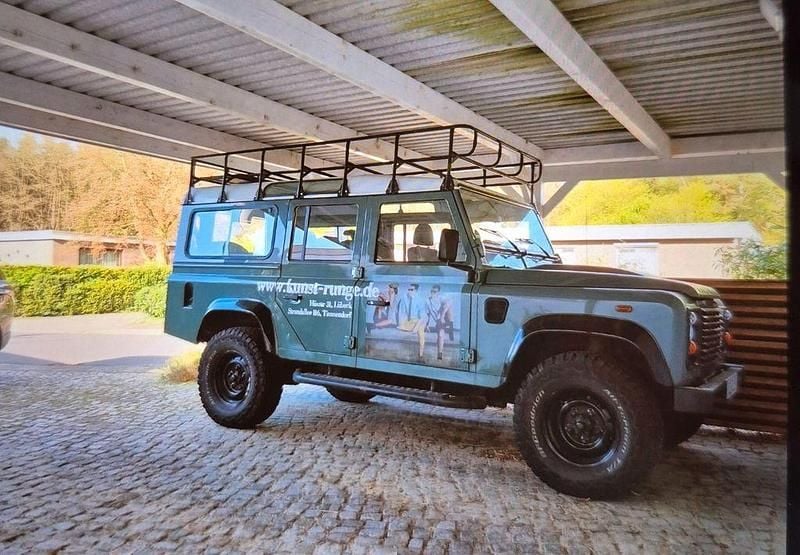Grün Gebraucht 2008 Land Rover Defender SUV | 32.900 € (Fairer Preis) - Bild 1/4