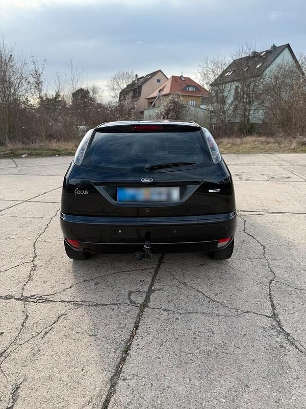 Gebraucht Ford Focus ST 173 PS (127 kW) 2002 Schwarz Limousine