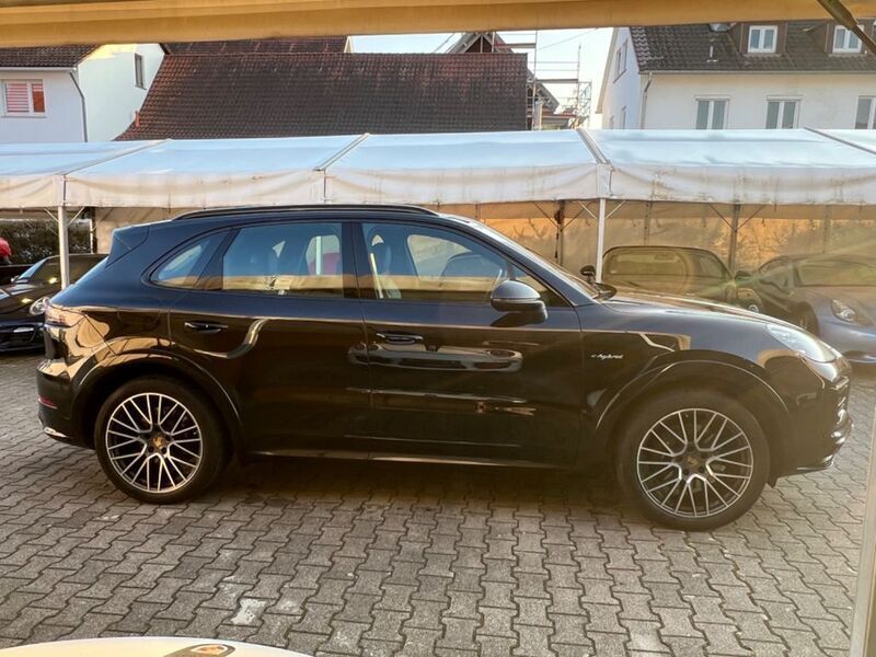 Gebraucht Porsche Cayenne Platinum Edition 340 PS (250 kW) 2023 Schwarz SUV