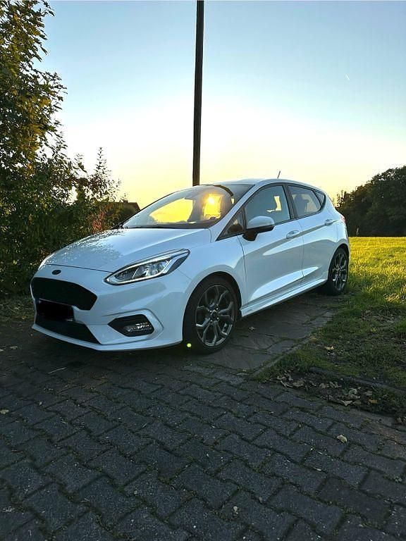 Weiß Gebraucht 2018 Ford Fiesta ST-Line Kleinwagen | 9.890 € (Fairer Preis) - Bild 1/4