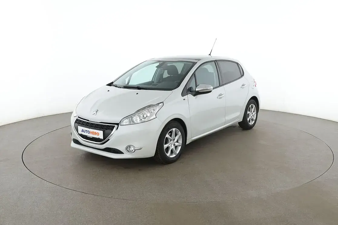 Gebraucht Peugeot 208 Style 99 PS (72 kW) 2015 Kleinwagen