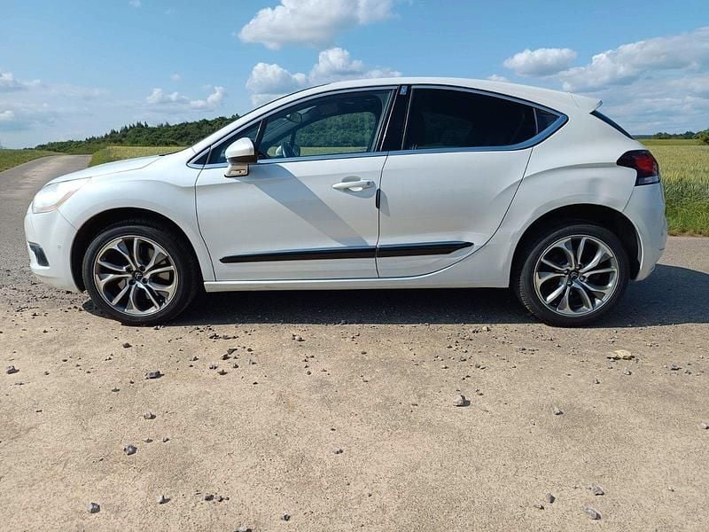 Gebraucht Citroën DS4 Sport Chic 200 PS (147 kW) 2012 Schwarz Kleinwagen