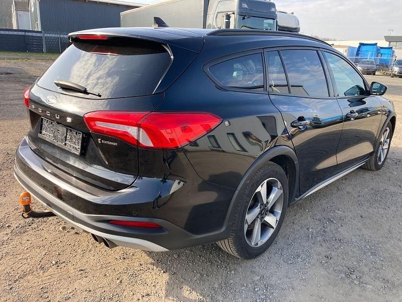 Usata Ford Focus Active 150 CV (110 kW) 2020 Nero Berlina