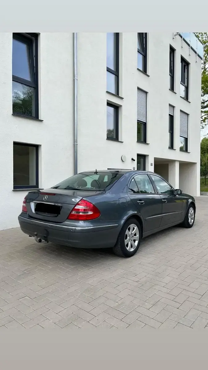 Używany Mercedes E280 Elegance 190 KM (139 kW) 2005 Szary Sedan/Limuzyna