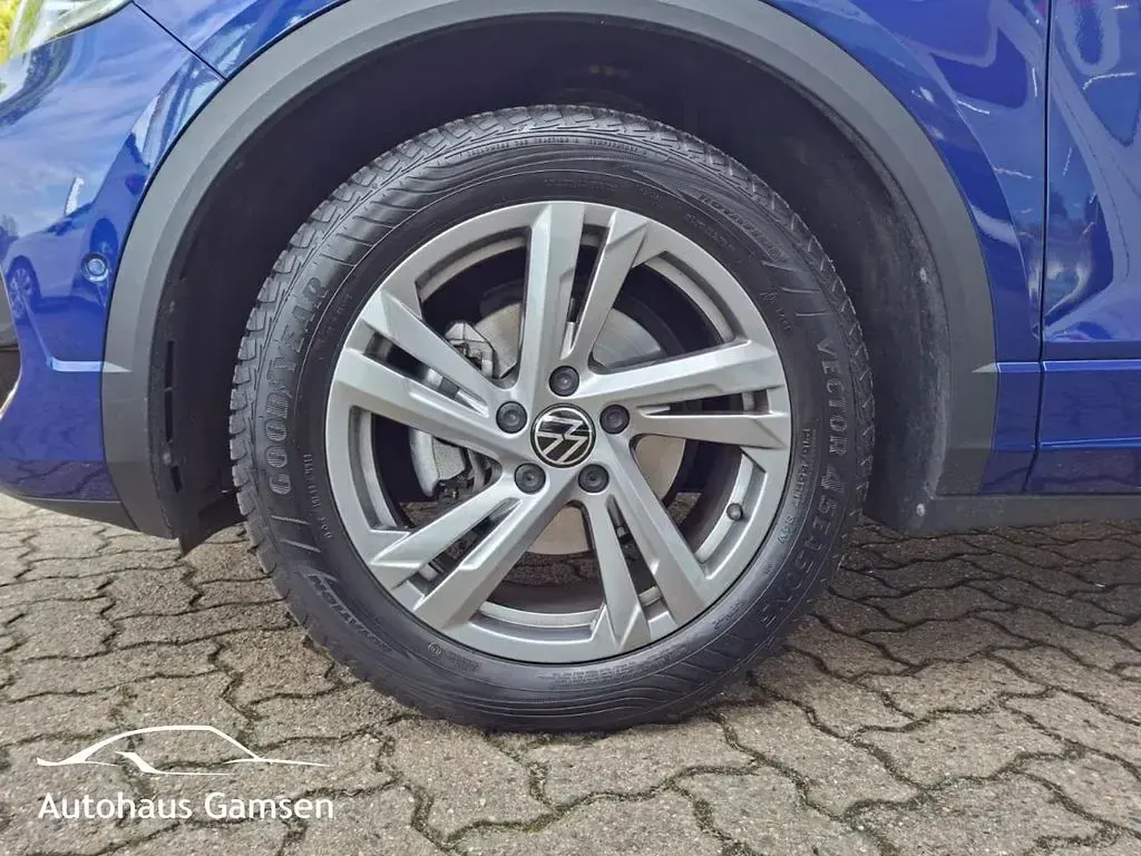 Second-hand VW T-Roc Sound 150 CP (110 kW) 2023 Albastru SUV