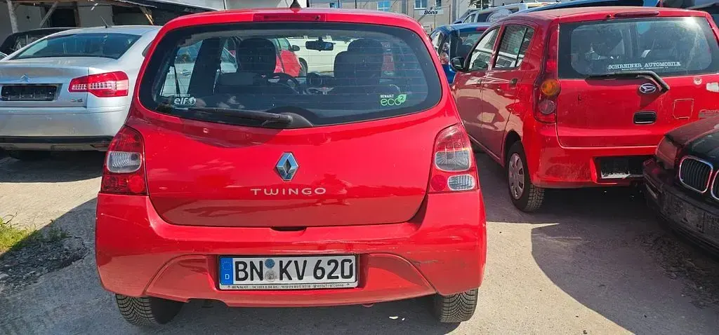 Gebraucht Renault Twingo Authentique 75 PS (55 kW) 2011 Rot Kleinwagen