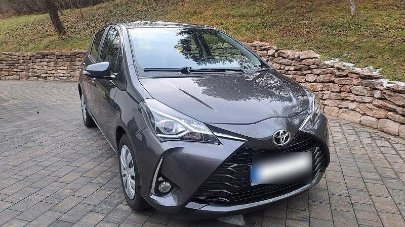 Gebraucht Toyota Yaris Style 111 PS (81 kW) 2019 Grau Kleinwagen