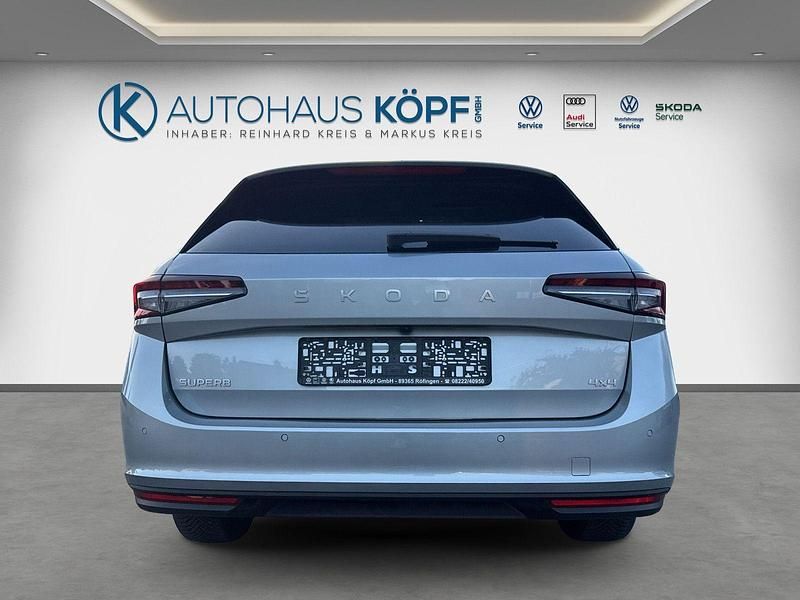Gebraucht Skoda Superb 265 PS (194 kW) 2025 Pebble silber metallic Kombi