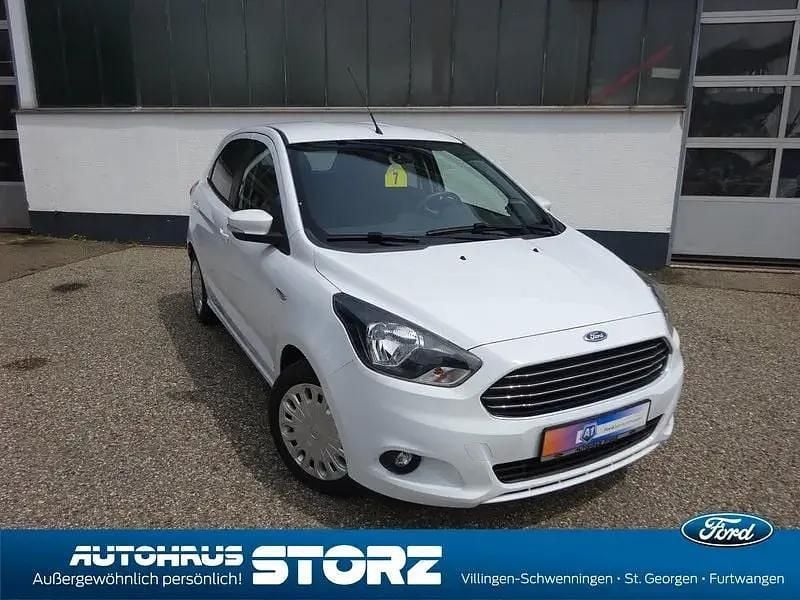 Weiß Gebraucht 2017 Ford Ka Plus Cool & Sound Edition Kleinwagen | 6.900 € (Fairer Preis) - Bild 1/4