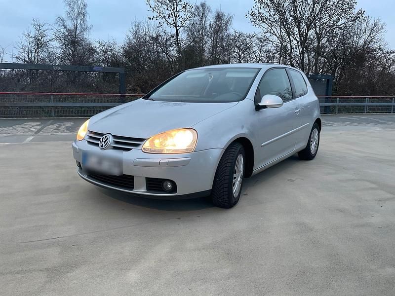 Silber Gebraucht 2007 VW Golf V Kleinwagen | 2.000 € (Guter Preis) - Bild 1/4