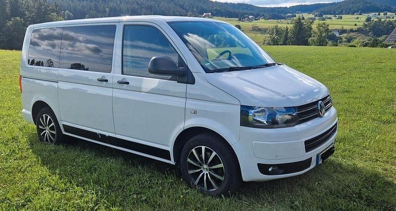 Weiß Gebraucht 2014 VW T5 Van | 26.200 € (Etwas zu teuer) - Bild 1/4