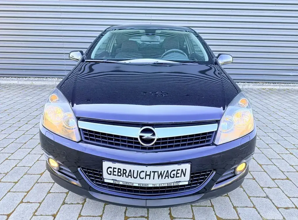 Gebraucht Opel Astra GTC Edition 105 PS (77 kW) 2007 Saphirschwarz/black sapphire Coupé