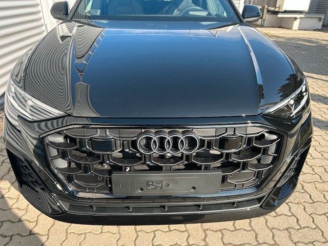 Schwarz Gebraucht 2024 Audi Q8 S-Line SUV | 90.439 € - Bild 1/4