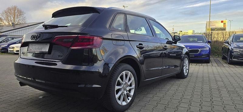 Gebraucht Audi A3 Attraction 110 PS (80 kW) 2016 Schwarz Limousine