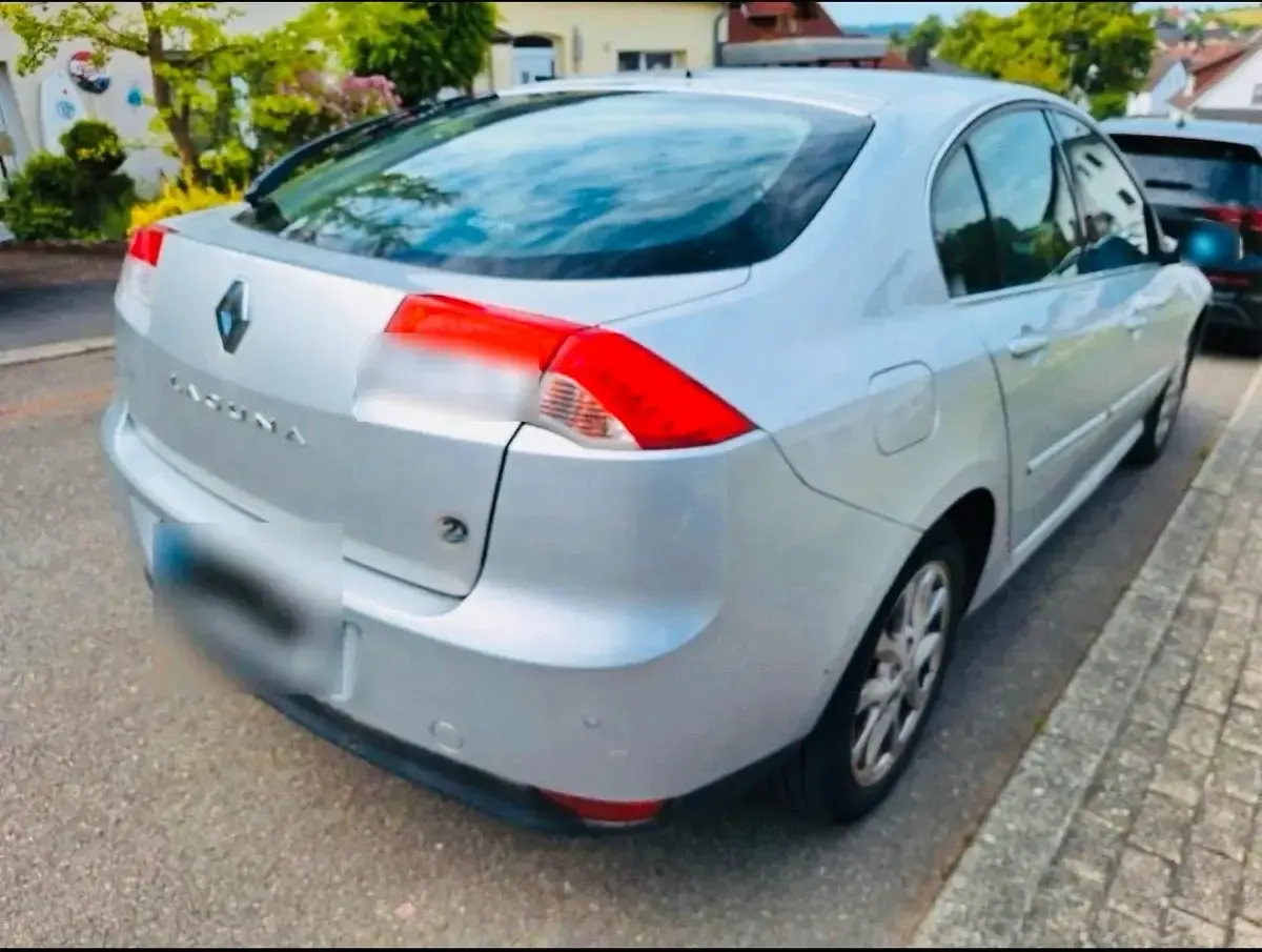 Gebraucht Renault Laguna III 140 PS (102 kW) 2008 Silber Limousine