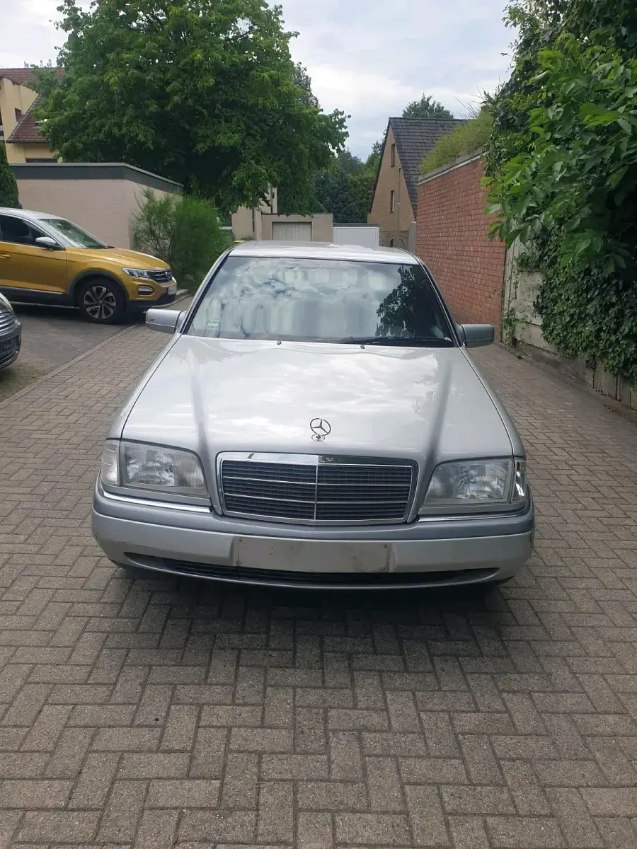 Gebraucht Mercedes C180 Elegance 90 PS (66 kW) 1996 Silber Limousine