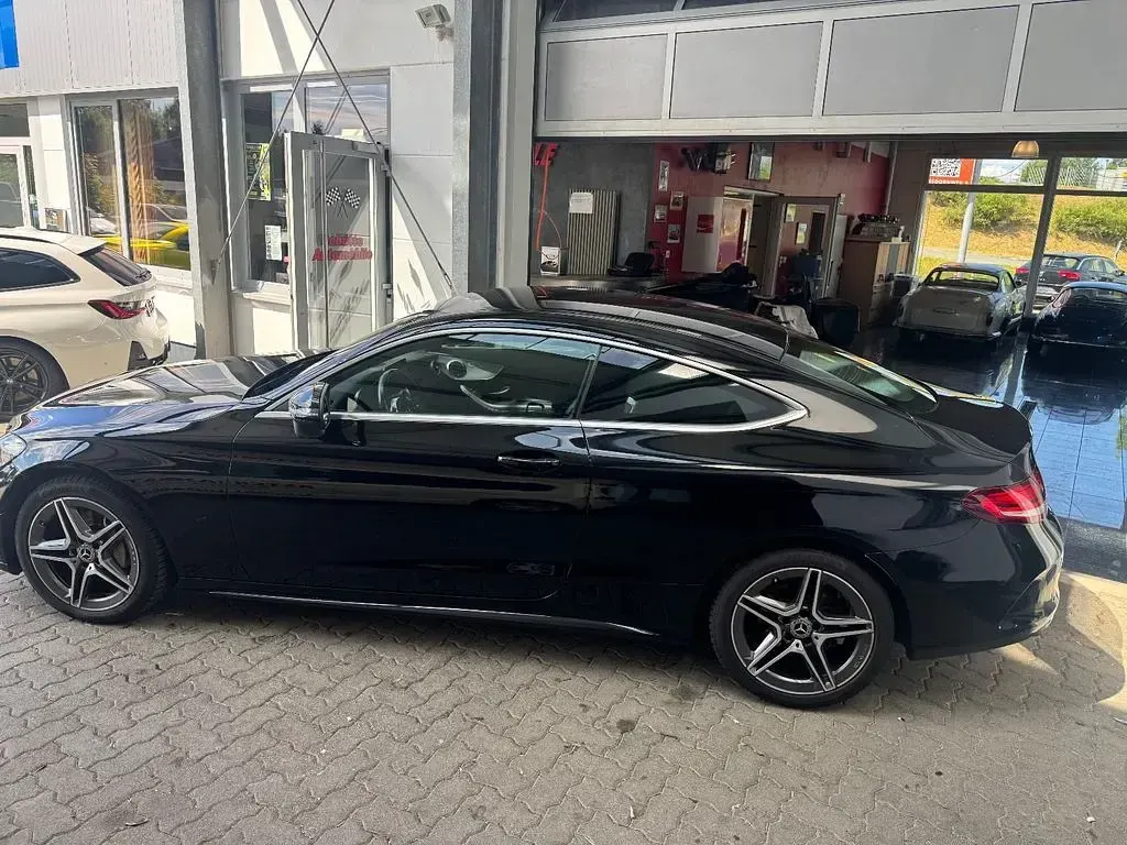 Gebraucht Mercedes C220 AMG 194 PS (142 kW) 2021 Schwarz Coupé
