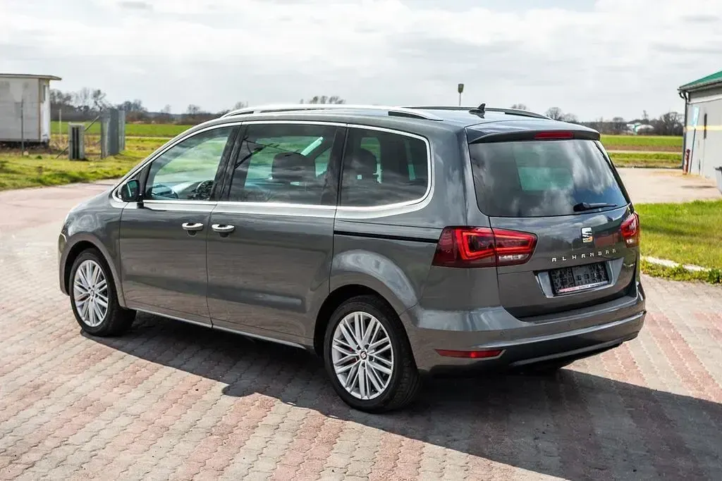 Gebraucht Seat Alhambra Crono 184 PS (135 kW) 2016 Grau Van / Kleinbus