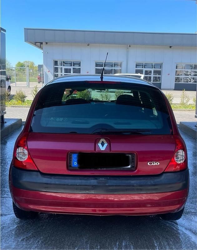 Usata Renault Clio II 75 CV (55 kW) 2003 Rosso Utilitaria