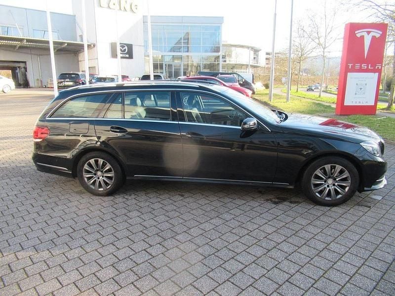 Gebraucht Mercedes E200 136 PS (100 kW) 2015 Schwarz Kombi