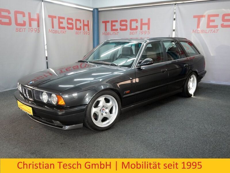 Diamantschwarz metallic Gebraucht 1993 BMW M5 Performance Kombi | 39.000 € - Bild 1/4