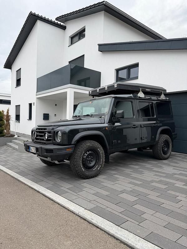 Grau Gebraucht 2023 Ineos Grenadier SUV | 58.449 € (Guter Preis) - Bild 1/4