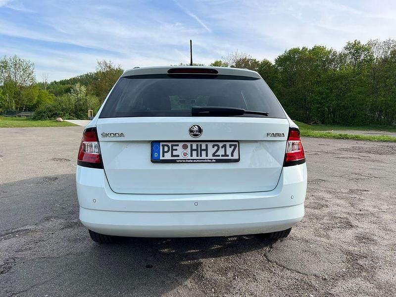 Gebraucht Skoda Fabia Clever 90 PS (66 kW) 2018 Weiß Limousine
