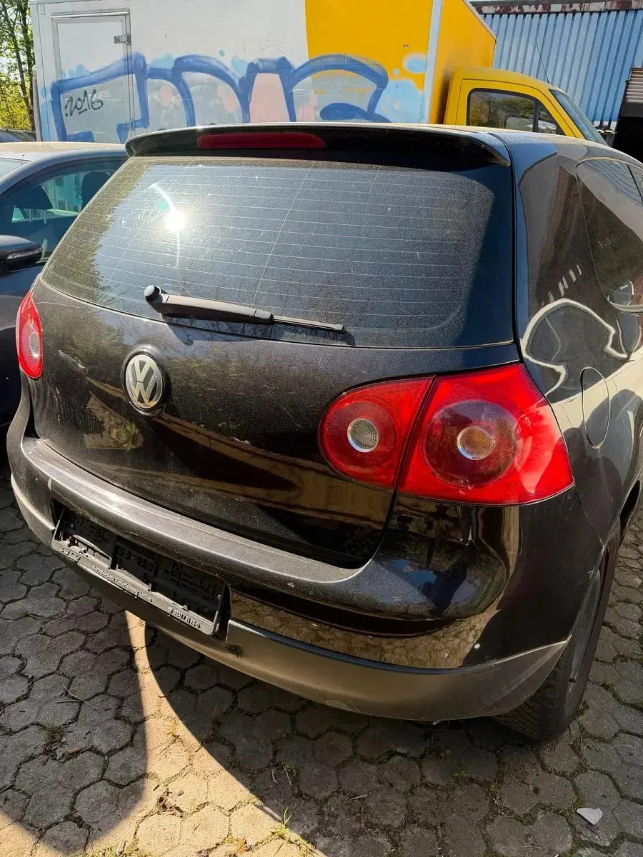 Gebraucht VW Golf V 75 PS (55 kW) 2004 Schwarz Kleinwagen