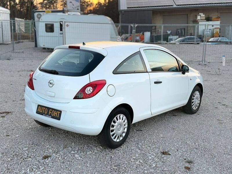 Gebraucht Opel Corsa Selection 86 PS (63 kW) 2014 Weiß Kleinwagen