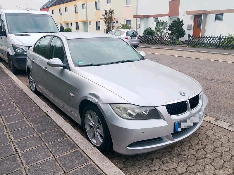 Gebraucht BMW 318 129 PS (94 kW) 2006 Silber Limousine