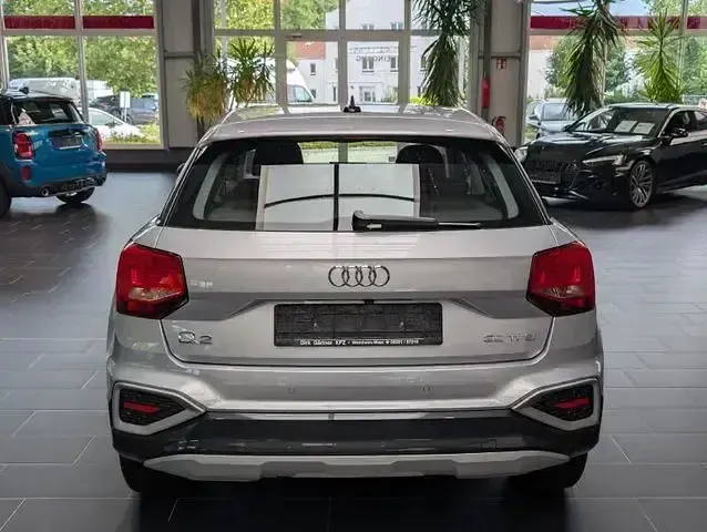 Gebraucht Audi Q2 Advanced 150 PS (110 kW) 2024 Silber SUV