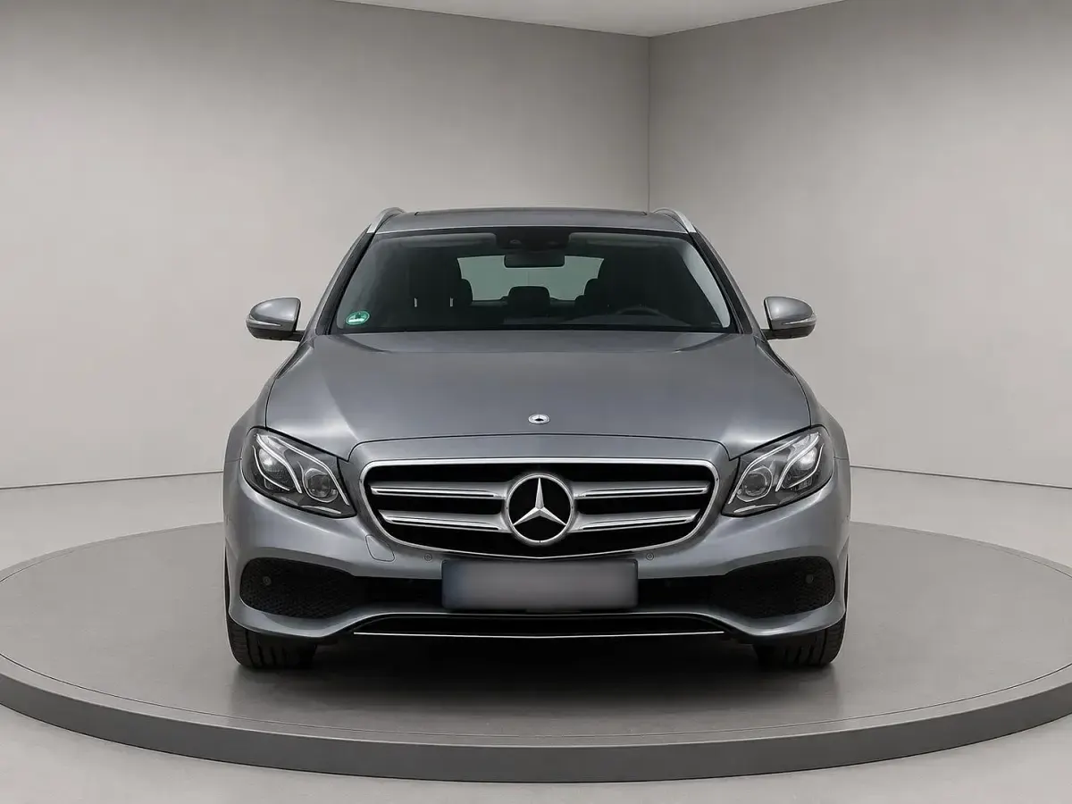 Gebraucht Mercedes E200 Avantgarde 150 PS (110 kW) 2017 Grau Kombi