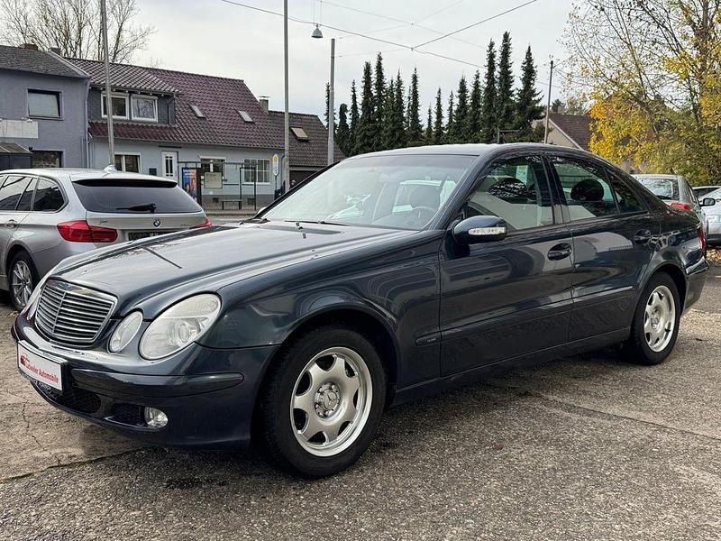 Schwarz Gebraucht 2002 Mercedes E240 Limousine | 3.999 € (Fairer Preis) - Bild 1/4