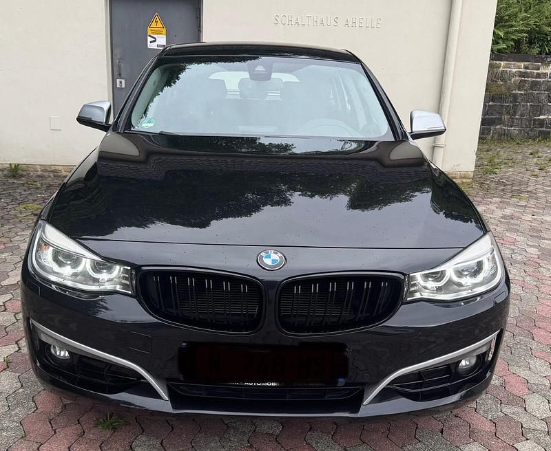 Schwarz Gebraucht 2013 BMW 320 Limousine | 13.900 € (Fairer Preis) - Bild 1/4