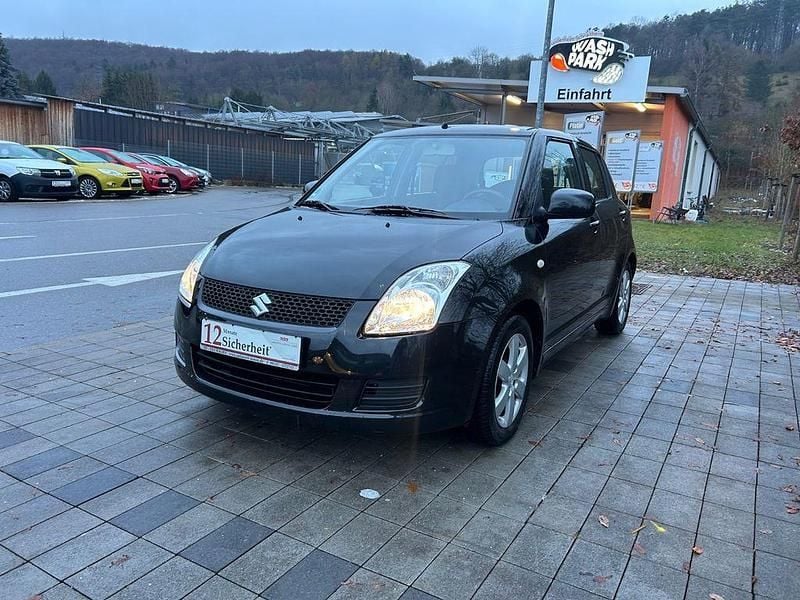 Schwarz Gebraucht 2009 Suzuki Swift Snow Limousine | 4.499 € (Fairer Preis) - Bild 1/4