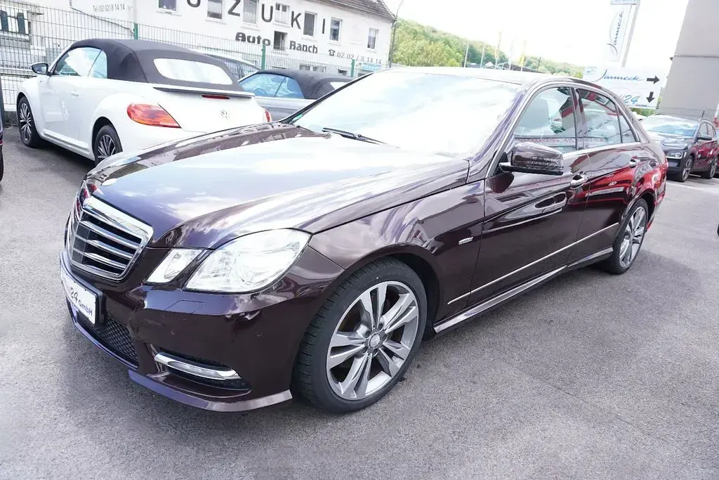 Gebraucht Mercedes E300 AMG line 252 PS (185 kW) 2012 Braun Limousine