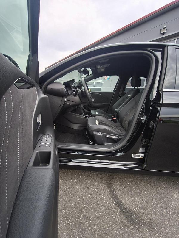Gebraucht Opel Corsa Ultimate 131 PS (96 kW) 2022 Diamant schwarz/karbon schwarz Kleinwagen