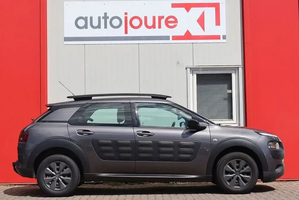 Used Citroën C4 Business Class 101 HP (74 kW) 2017 Grey SUV