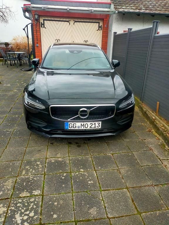 Schwarz Gebraucht 2017 Volvo V90 Momentum Kombi | 14.850 € (Guter Preis) - Bild 1/3