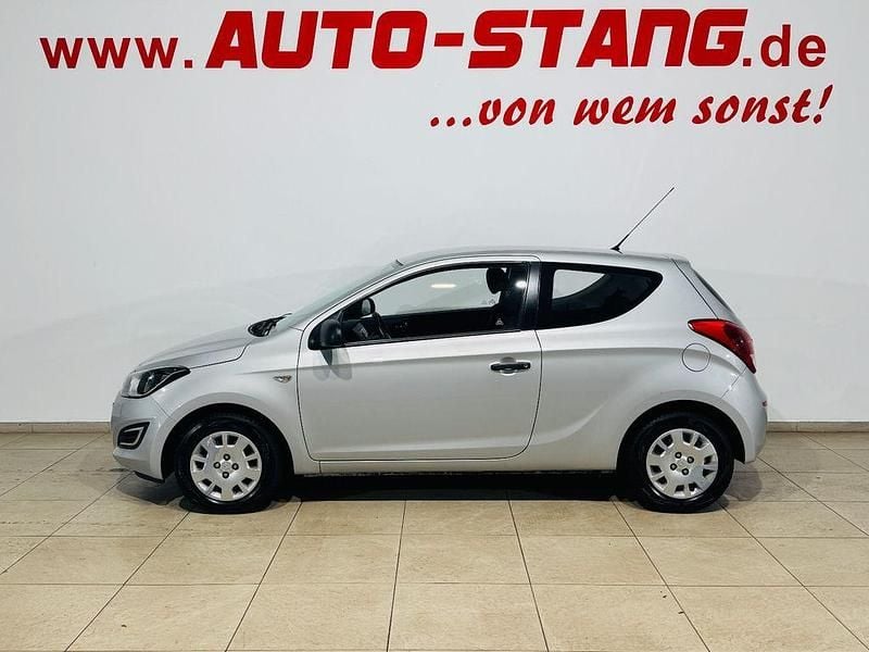 Gebraucht Hyundai i20 Edition 86 PS (63 kW) 2015 Silber Kleinwagen