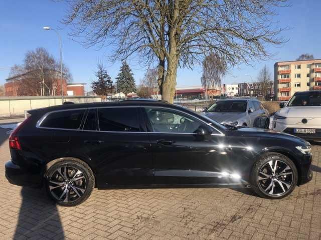 Gebraucht Volvo V60 145 PS (106 kW) 2025 Kombi