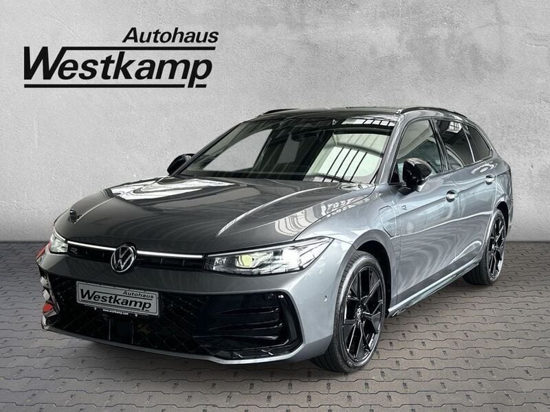 Diabasgrau metallic Gebraucht 2024 VW Passat Style Kombi | 50.790 € - Bild 1/4