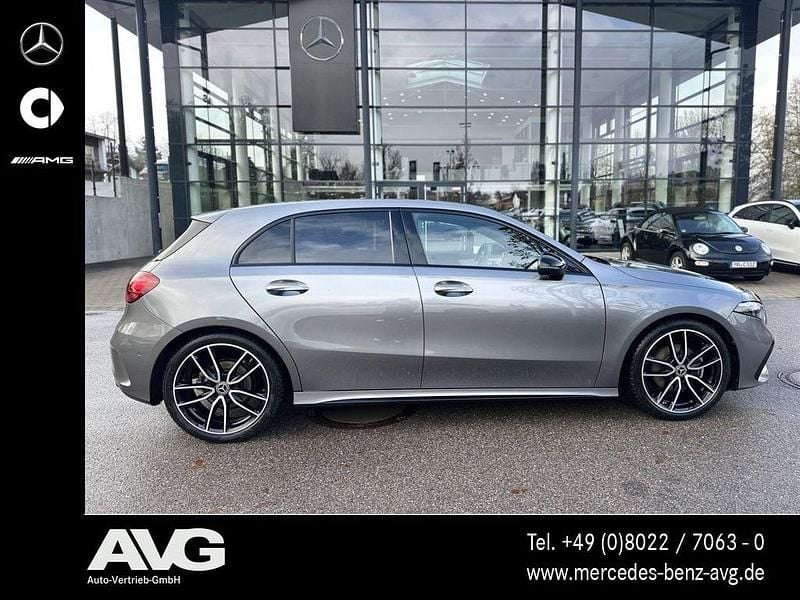 Gebraucht Mercedes A180 Edition 136 PS (100 kW) 2025 Grau Limousine