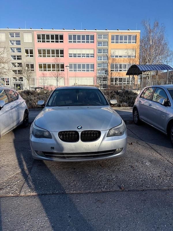 Gebraucht BMW 530 235 PS (172 kW) 2008 Grau Limousine