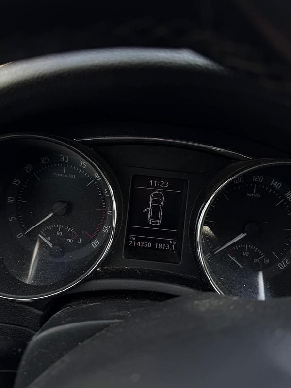 Gebraucht Skoda Superb 170 PS (125 kW) 2013 Schwarz Kombi