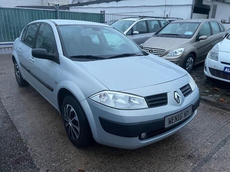 Gebraucht Renault Mégane II 113 PS (83 kW) 2004 Silber Limousine